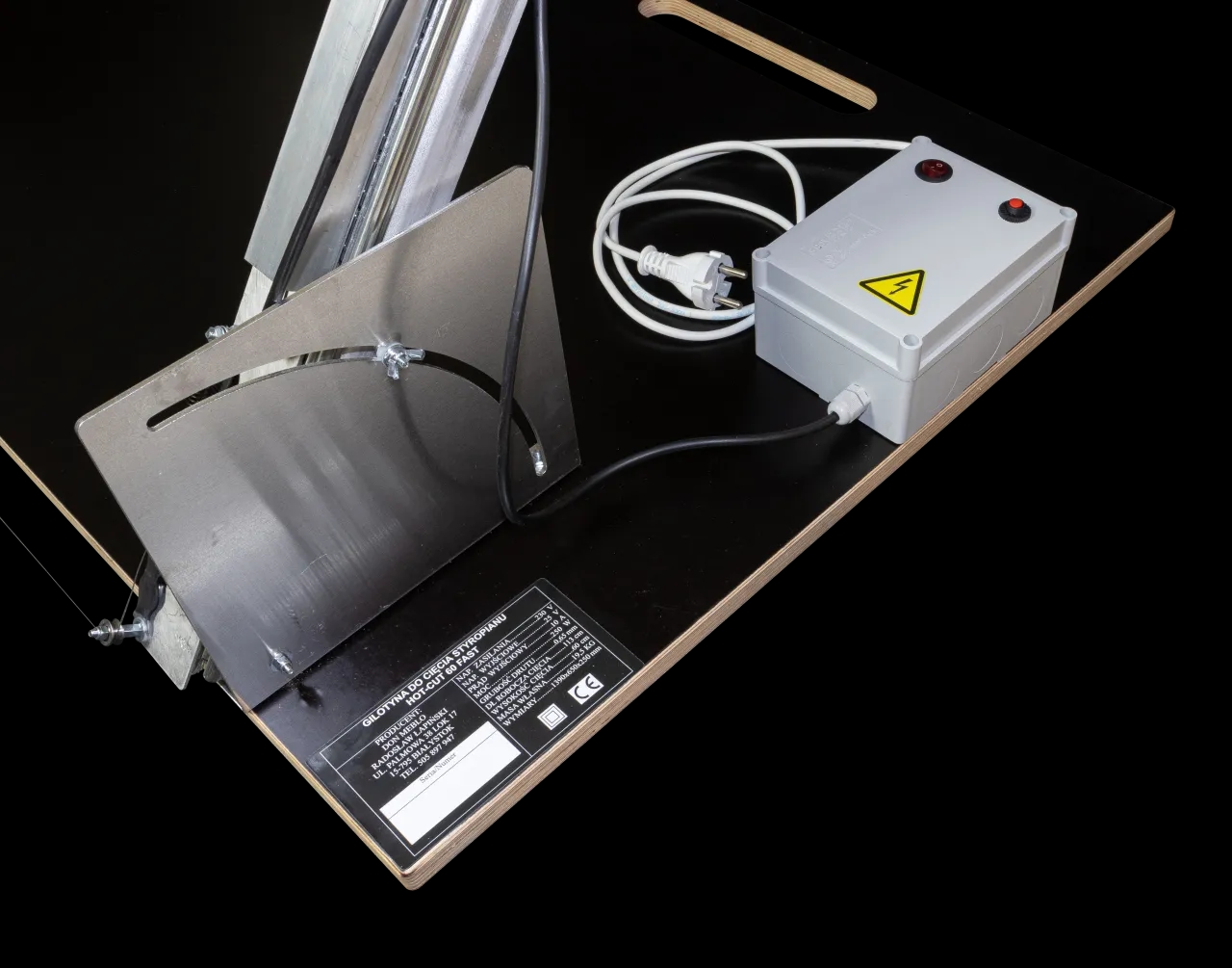 Jaki prostownik do cięcia styropianu, aby uniknąć zniszczeń materiału?