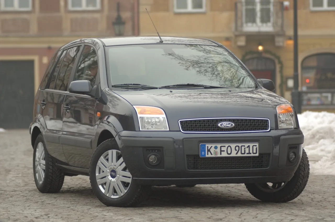 Ford Fusion pojemność baku – ile litrów zmieści się w zbiorniku?