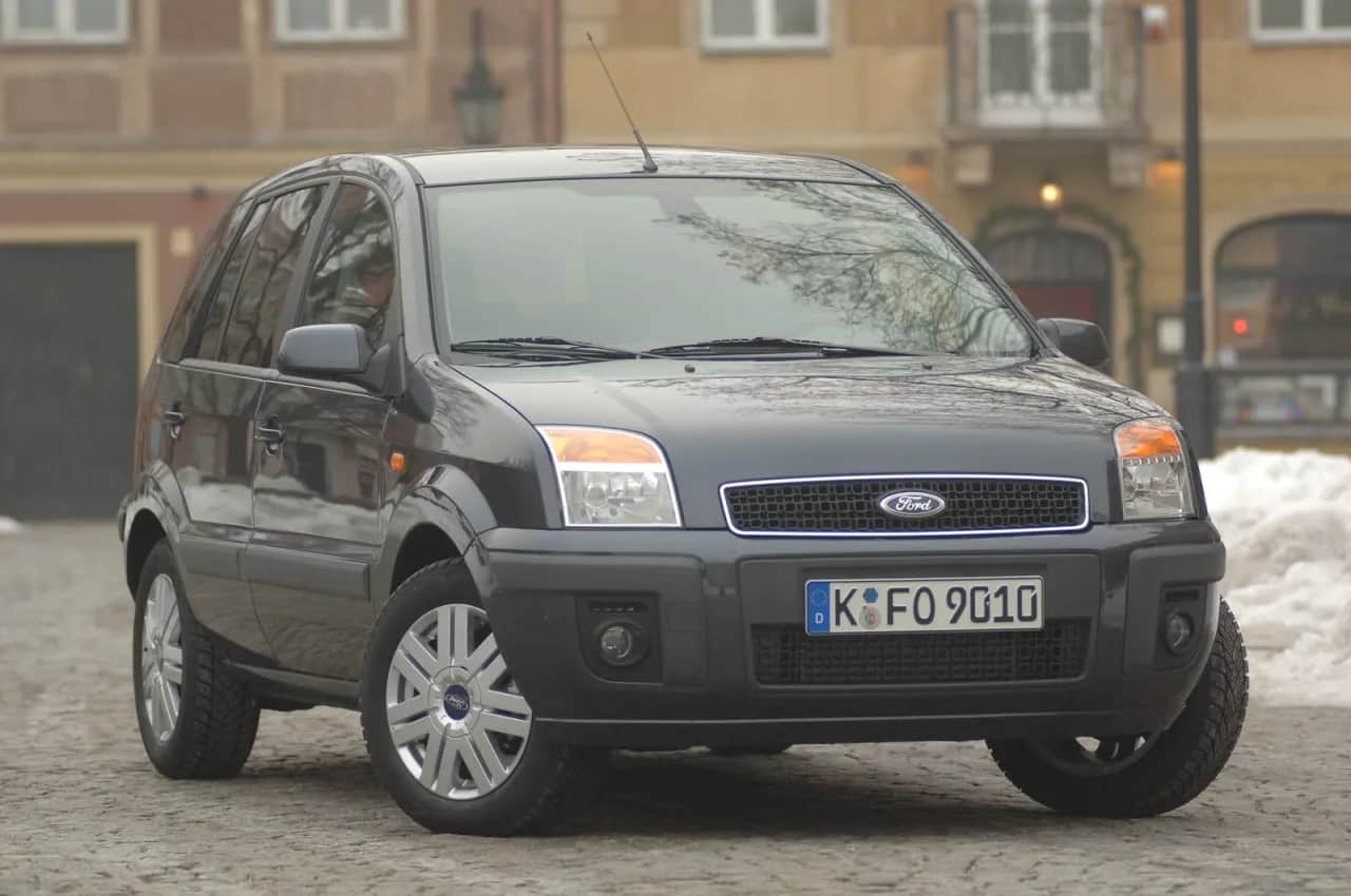 Ford Fusion pojemność baku – ile litrów zmieści się w zbiorniku?