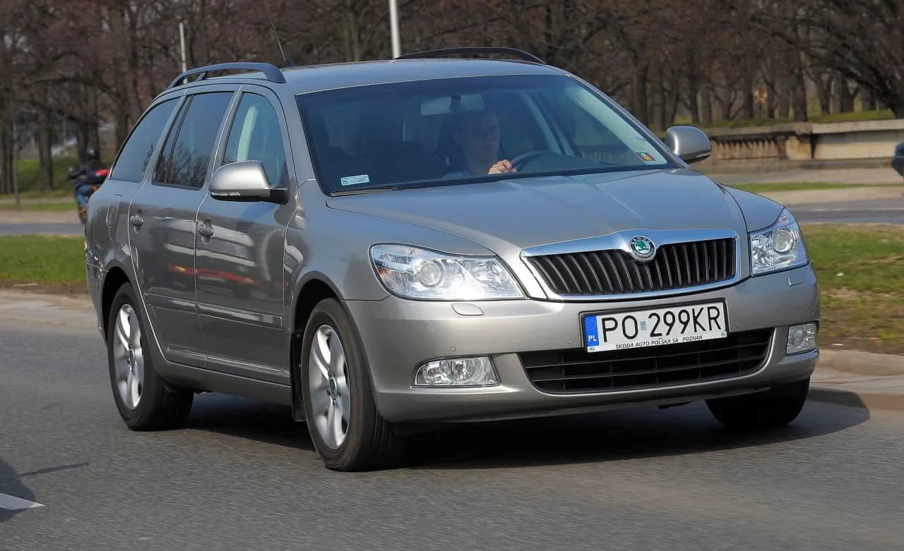Pojemność baku Skoda Octavia 2 - ile litrów paliwa naprawdę zmieści?