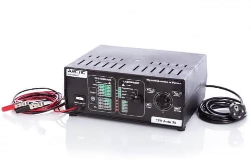 Jaki prostownik do akumulatora głębokiego rozładowania wybrać, by uniknąć problemów?