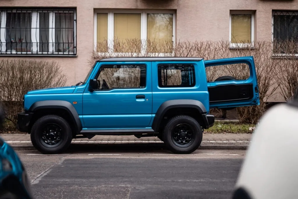 Pojemność baku Suzuki Jimny - ile litrów paliwa naprawdę zmieścisz?