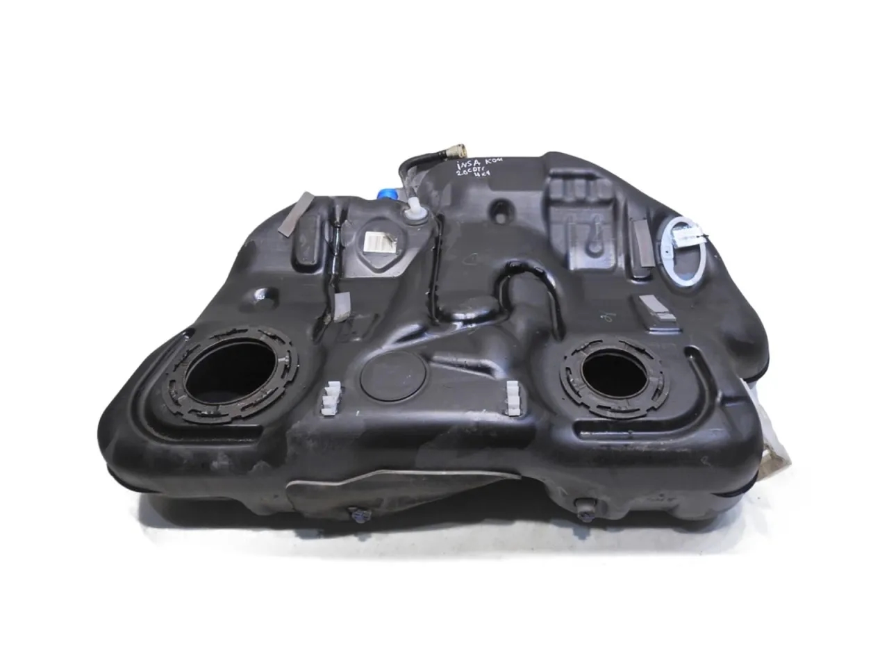 Opel Insignia pojemność baku paliwa - co musisz wiedzieć przed podróżą